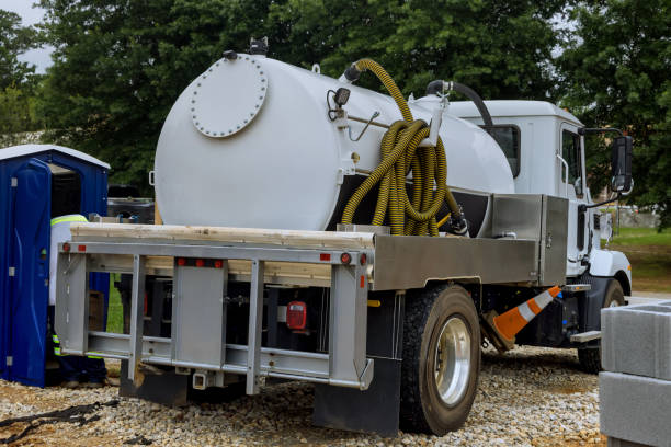 Best Portable restroom trailer rental  in Edinburg, TX